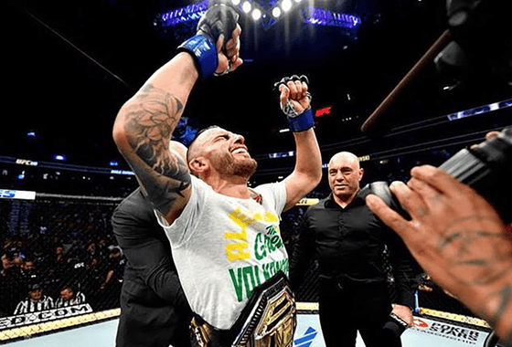 Volkanovski Steals UFC Featherweight Title