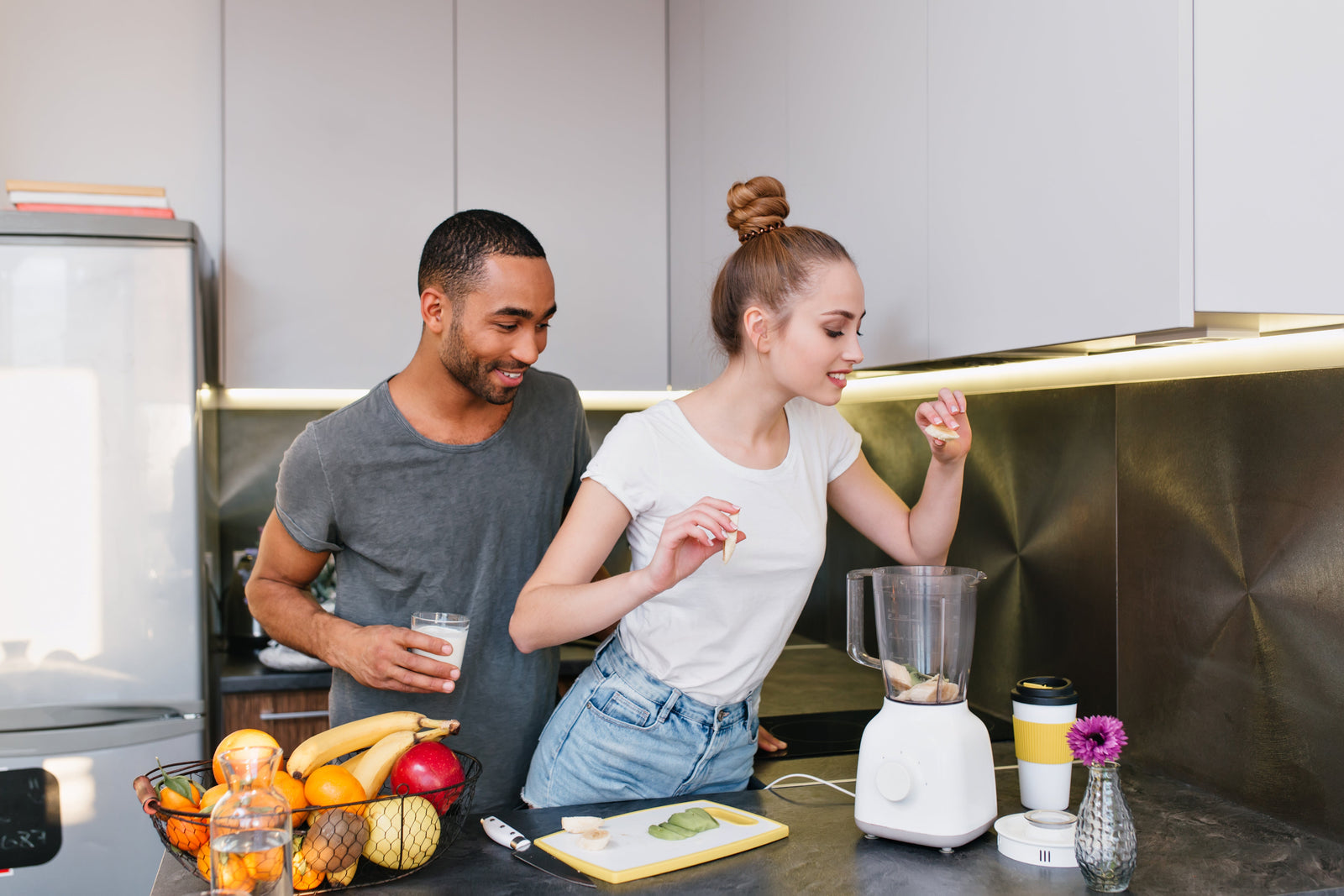 Protein Bars vs Protein Shakes: Which Is Actually Better After a Workout?